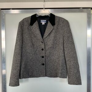 Pendleton Women's Tweed Blazer with Black Velvet Collar Sizr 16